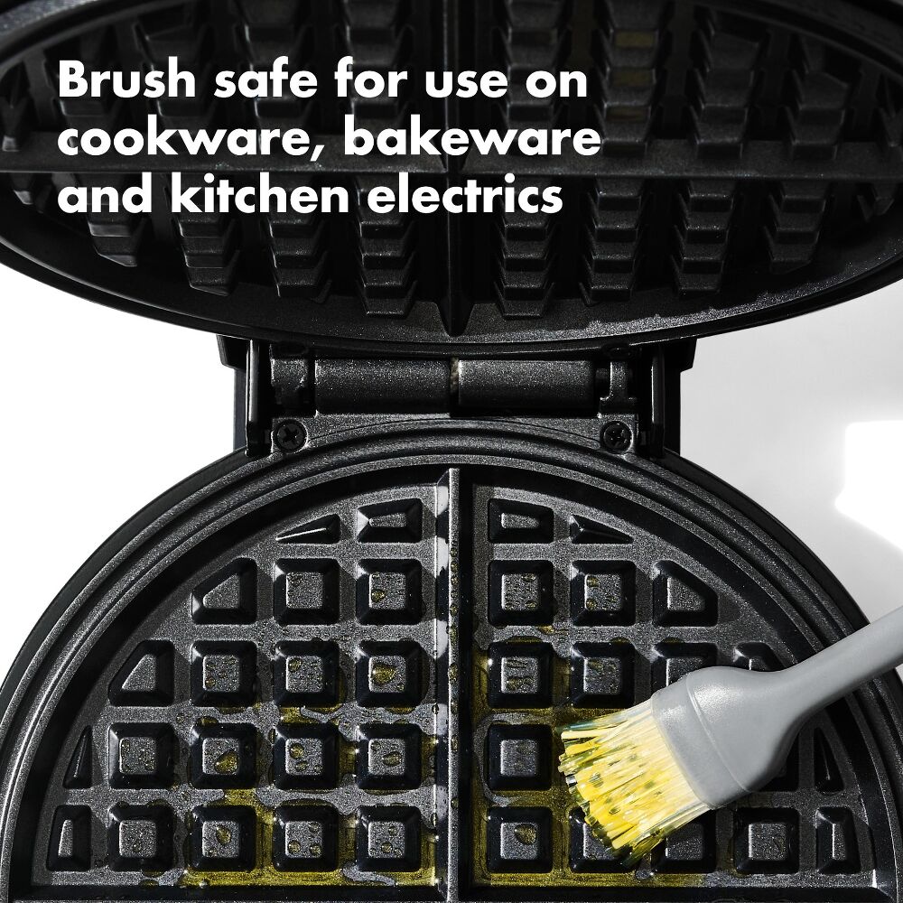 Glass Oil Bottle and Silicone Brush Set I3