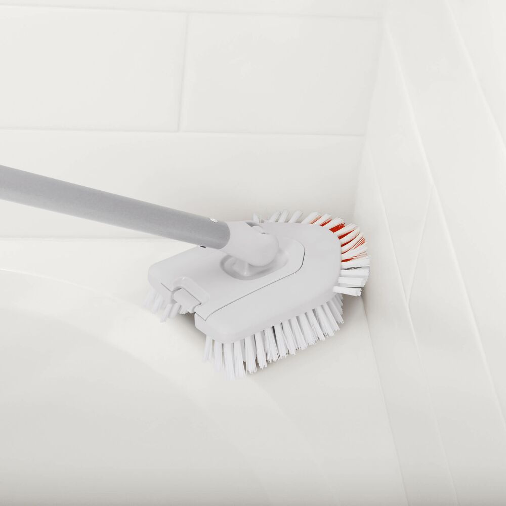 Extendable Tub & Tile Brush D9