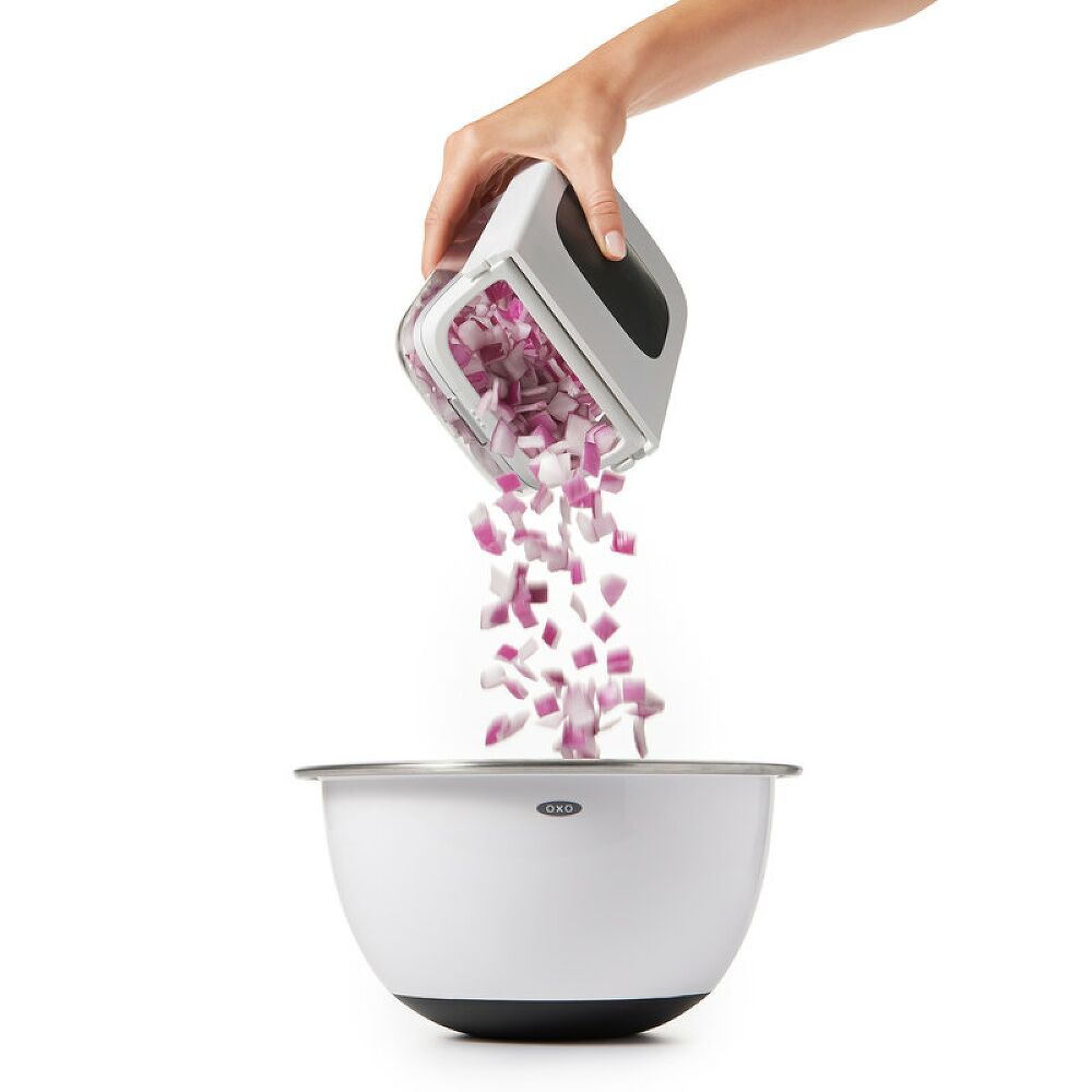 Vegetable Chopper with Easy-Pour Opening N2