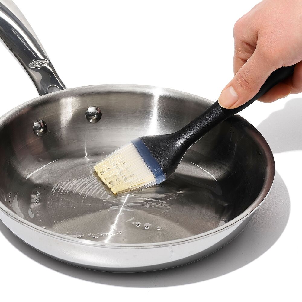 OXO Good Grips Silicone Pastry Brush R2