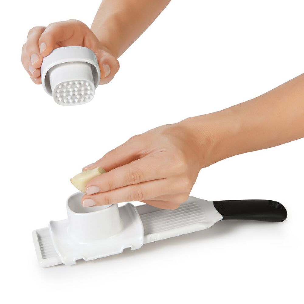 OXO Good Grips Garlic Slicer M5