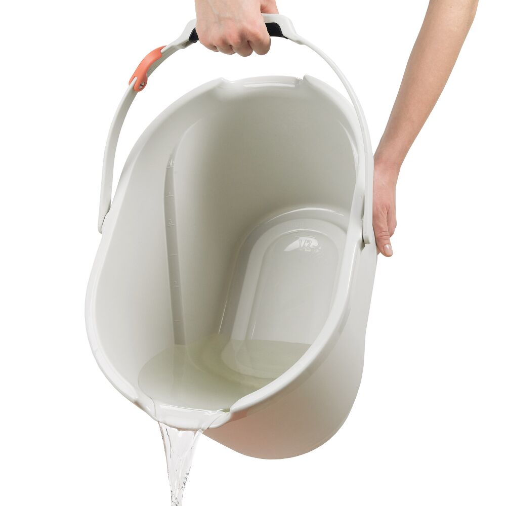 Angled Measuring Bucket G1