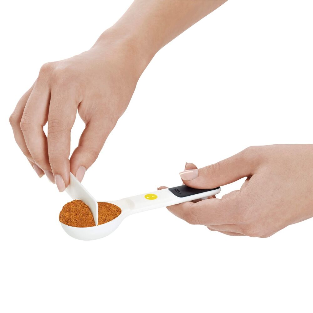 7 Piece Plastic Measuring Spoons - White O6