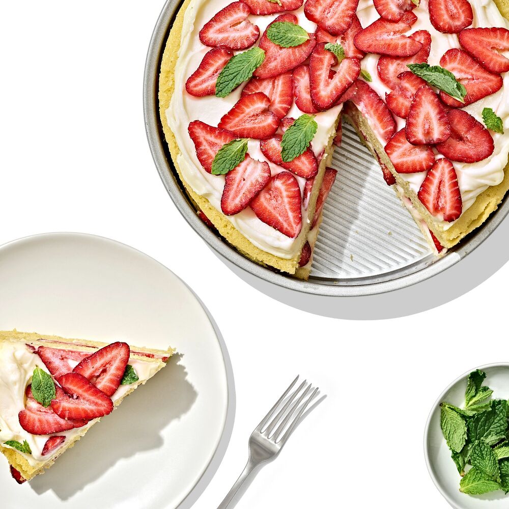 Non-Stick Pro Clear Coated 9 In Round Cake Pan B6