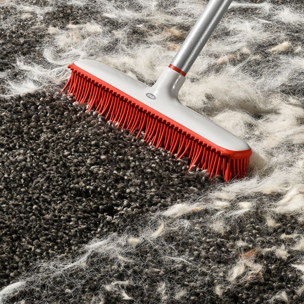 OXO Good Grips Fur Broom V3