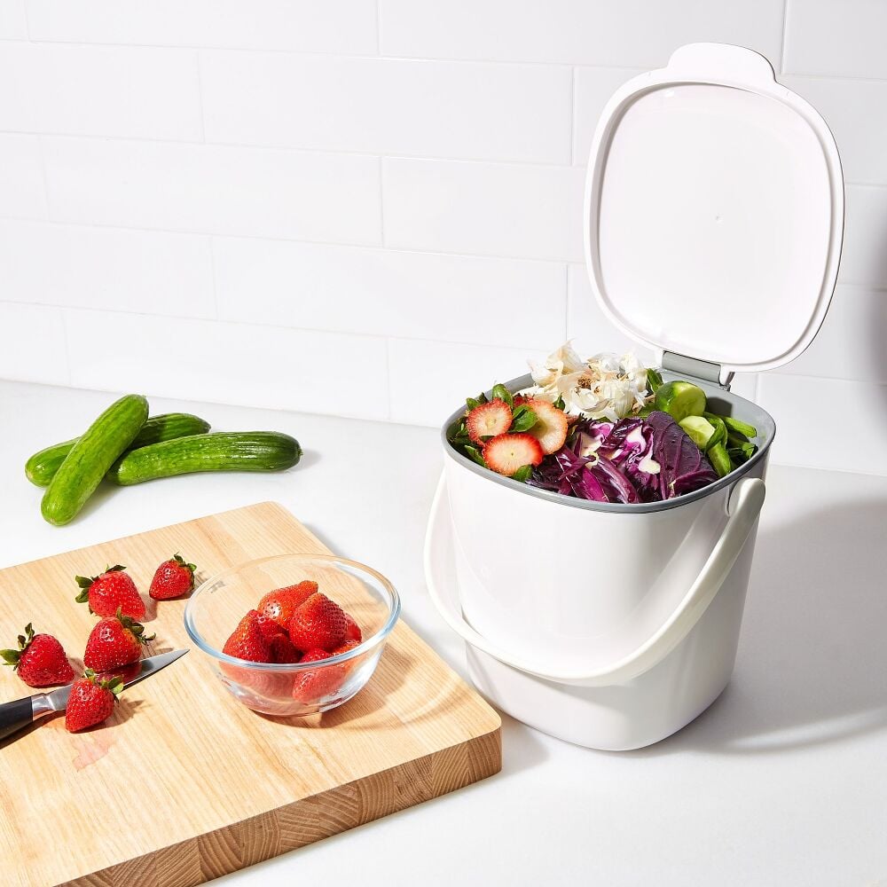 Easy-Clean Compost Bin - 0.75 Gal I6