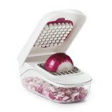 Vegetable Chopper with Easy-Pour Opening N2