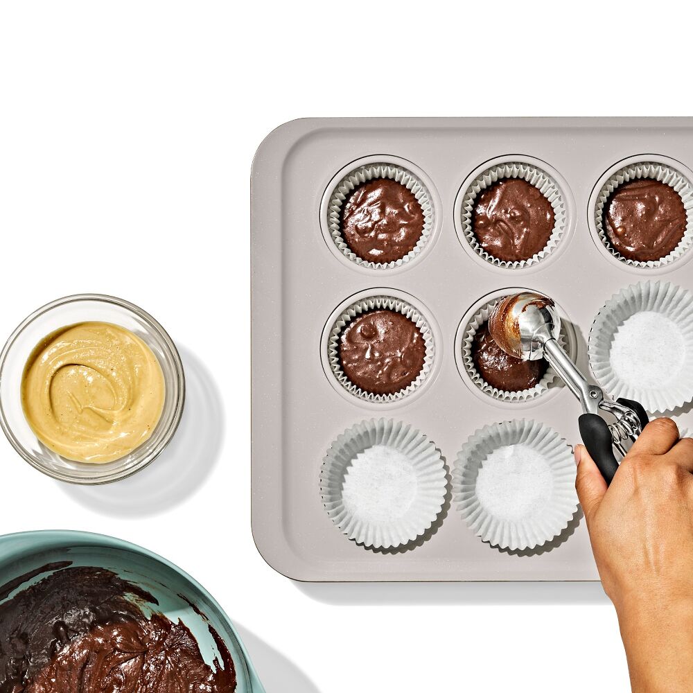 Non-Stick Pro Ceramic Coated Metal Bakeware 12 Cup Muffin Pan S1