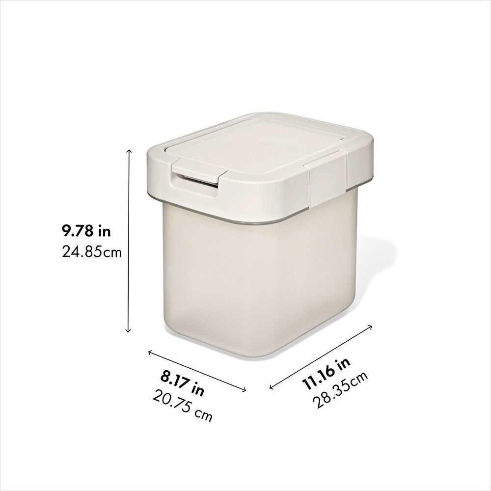 OXO Pet Airtight Food Container with Scoop — Small E6
