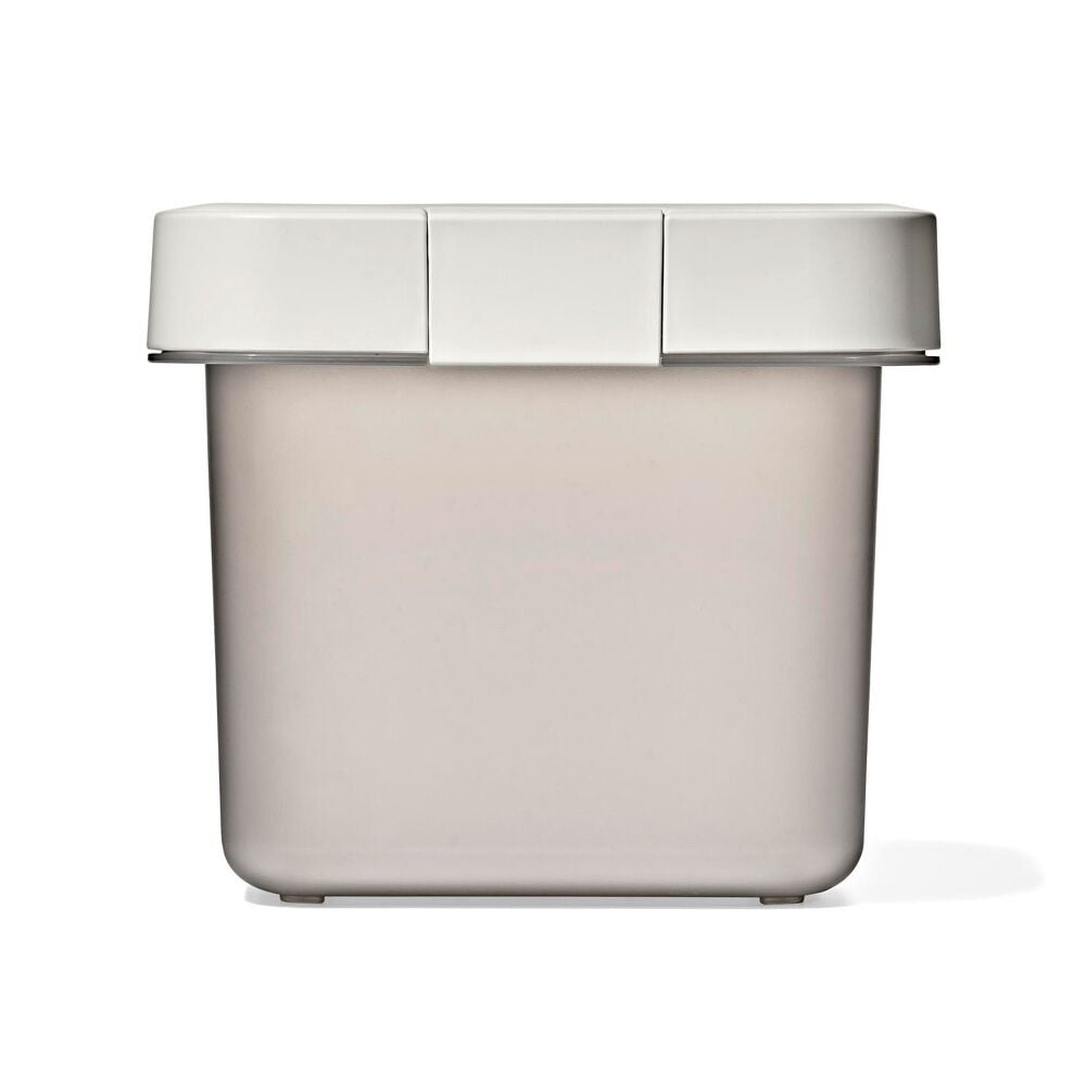 OXO Pet Airtight Food Container with Scoop — Small E6